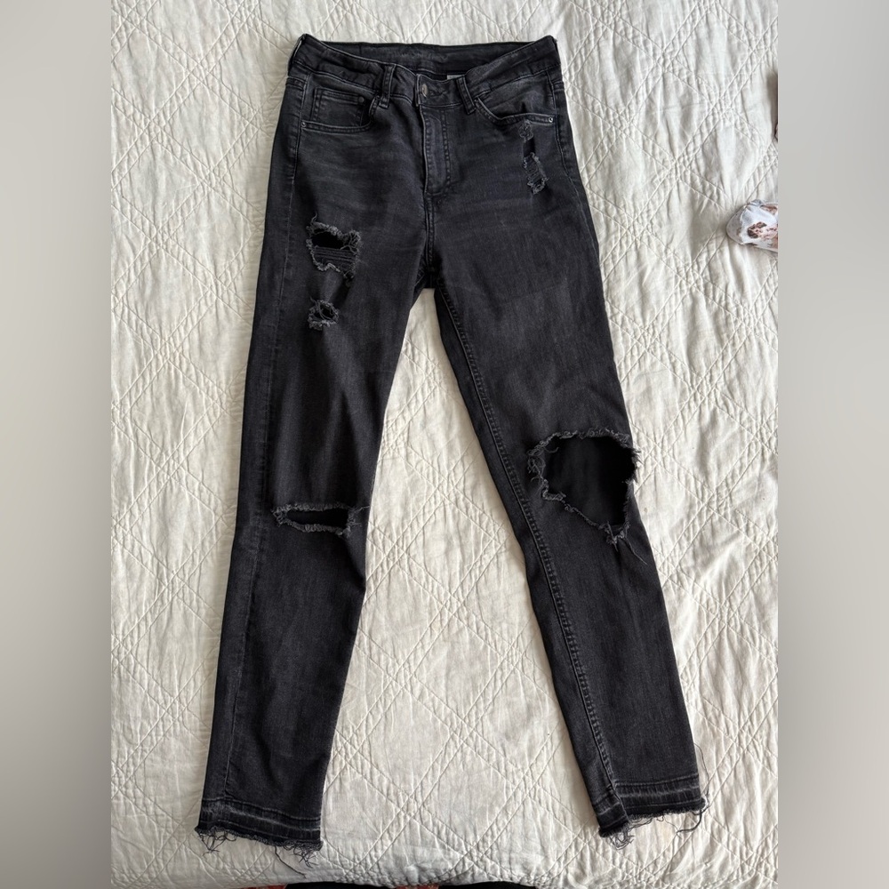 H&M Black Skinny Ripped Women’s Jeans, size 29